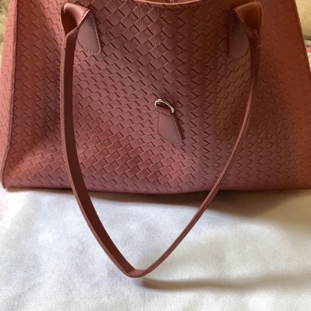 Ultra Beauty Elegant Woven Leather Tote Bag - Pink